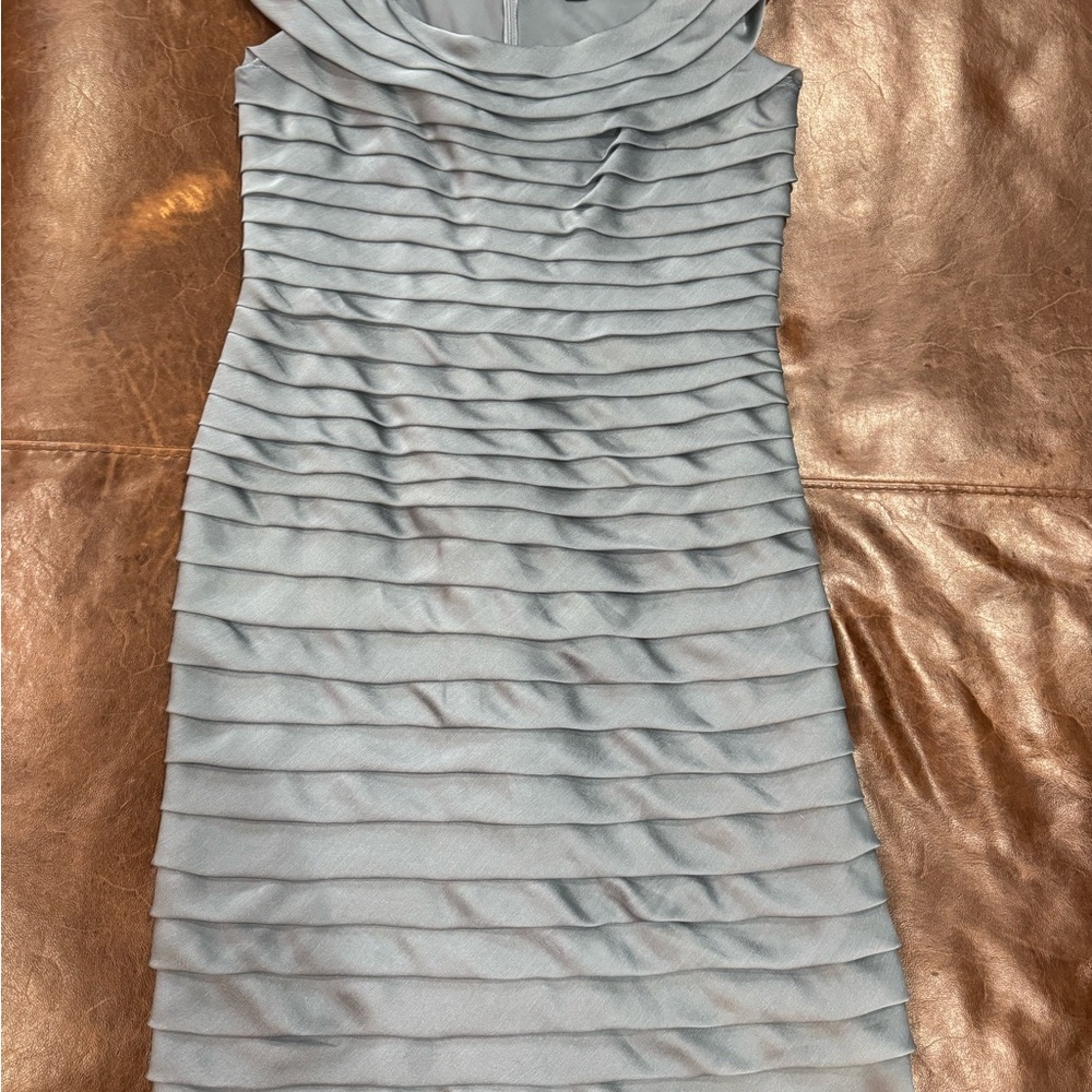 Adrianna Papell Elegant Gray Sleeveless Dress